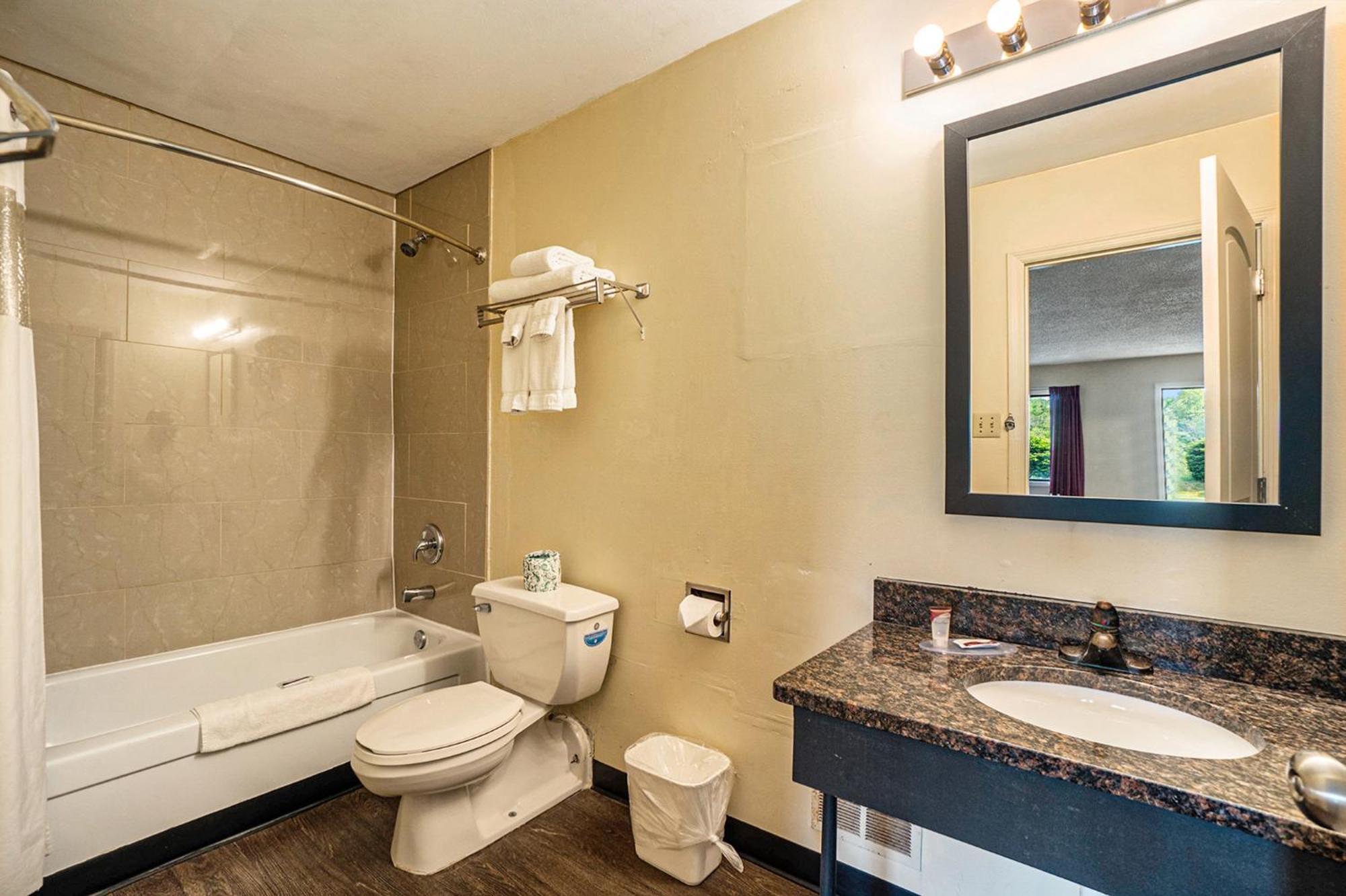 Great Lakes Inn & Suites South Haven Quarto foto